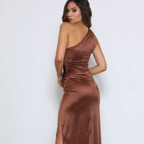 Abyss By Abby Brown Satin Dress - Picture 5 of 8